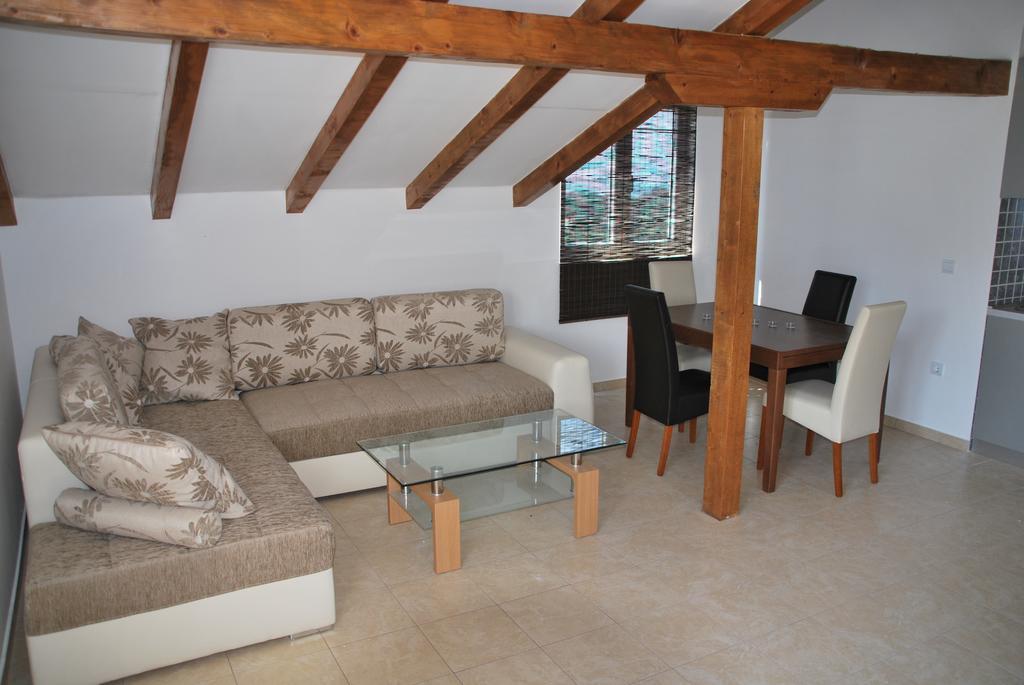 Villa Lunaris Maslinica Bagian luar foto